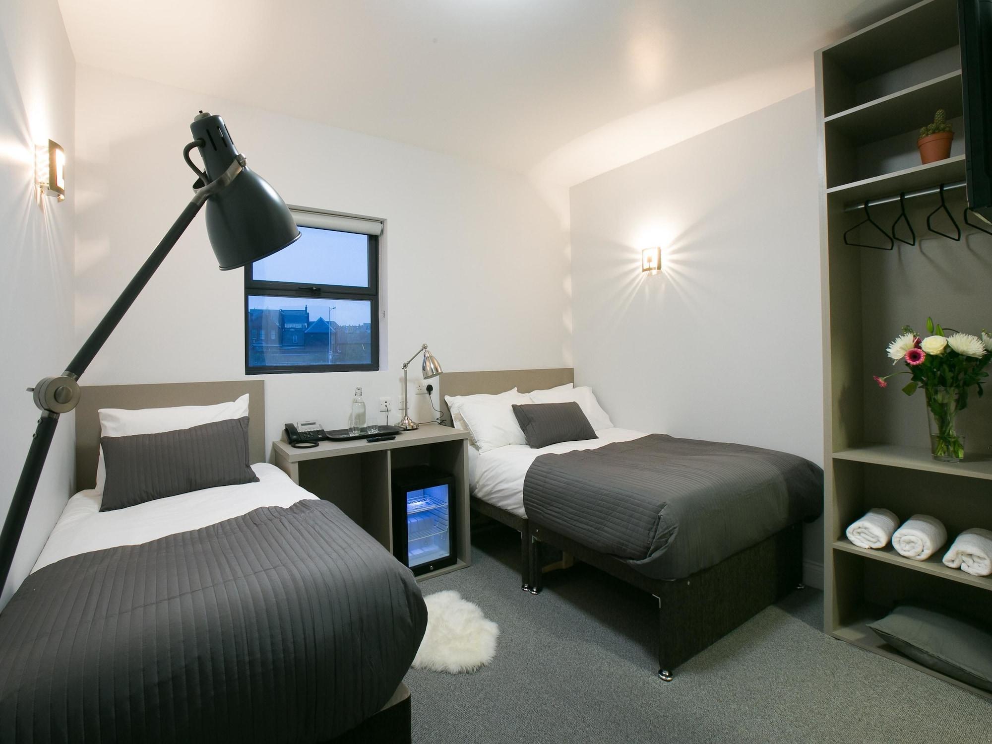 Belvilla Ilford Hill Hotel London ภายนอก รูปภาพ