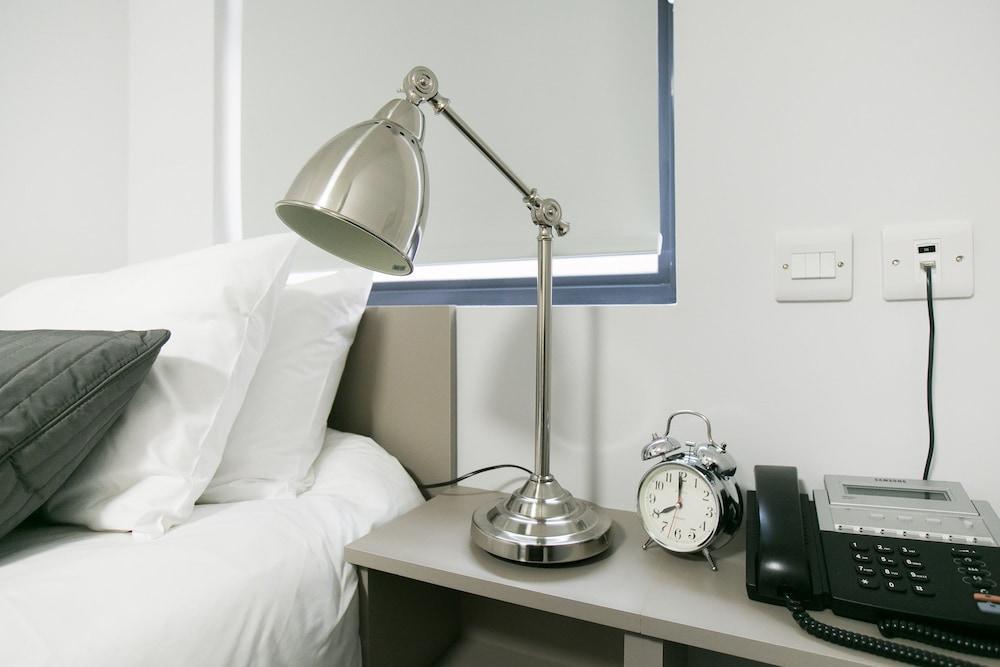 Belvilla Ilford Hill Hotel London ภายนอก รูปภาพ