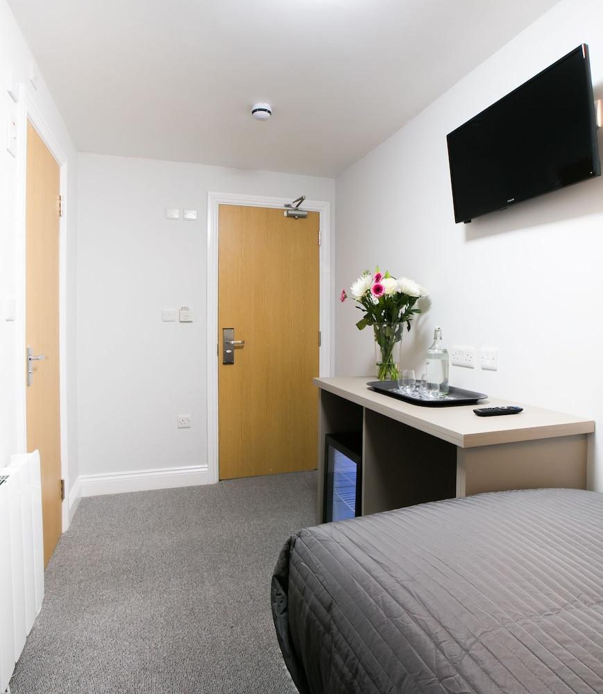 Belvilla Ilford Hill Hotel London ภายนอก รูปภาพ