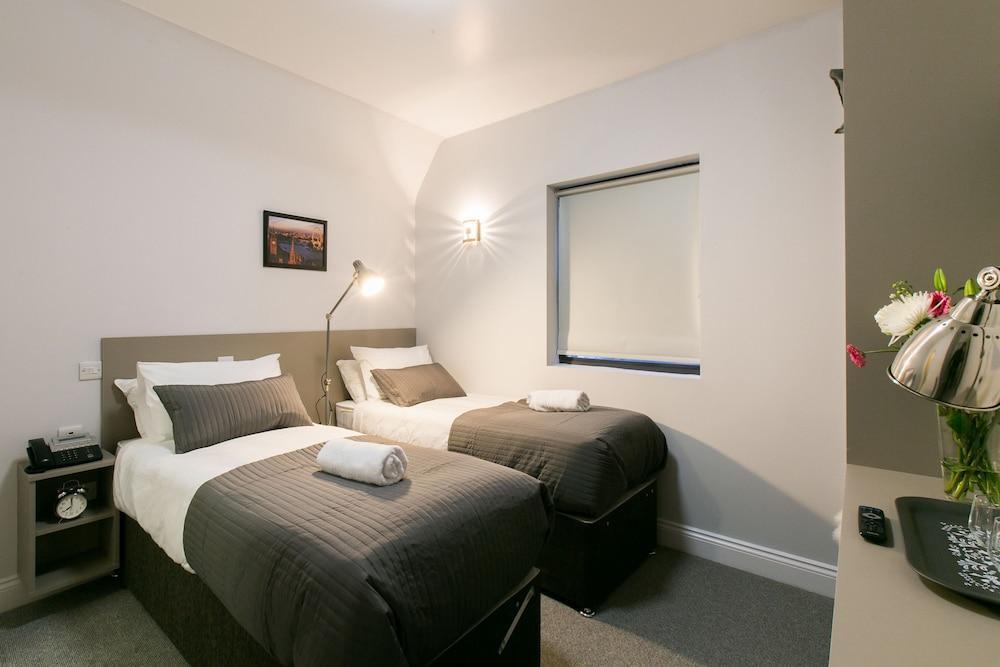 Belvilla Ilford Hill Hotel London ภายนอก รูปภาพ