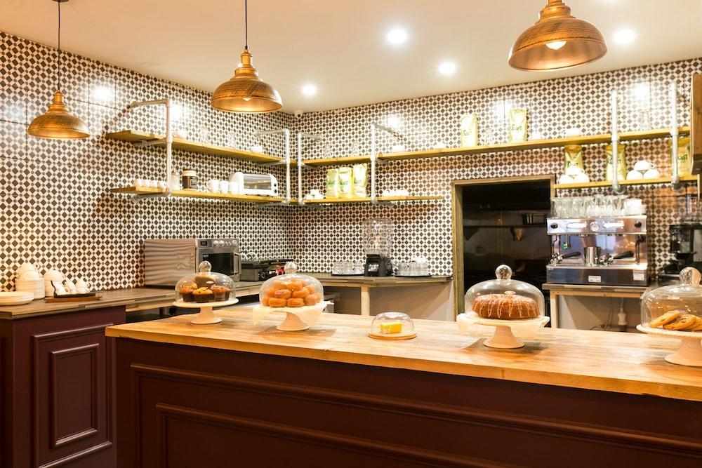 Belvilla Ilford Hill Hotel London ภายนอก รูปภาพ